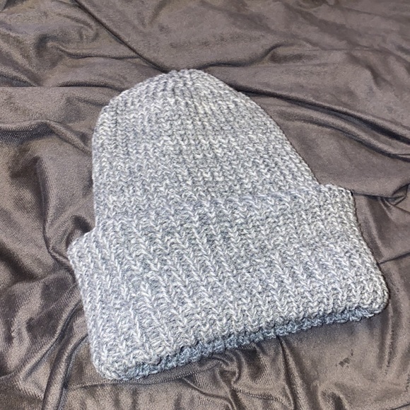 Accessories - 🪼Adorable grey Knit Adjustable hat!